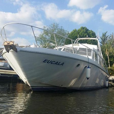 Hotel Eucala Motor Yacht East Molesey Zewnętrze zdjęcie