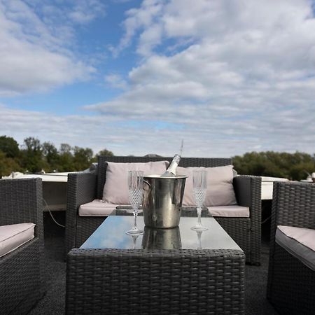 Hotel Eucala Motor Yacht East Molesey Zewnętrze zdjęcie
